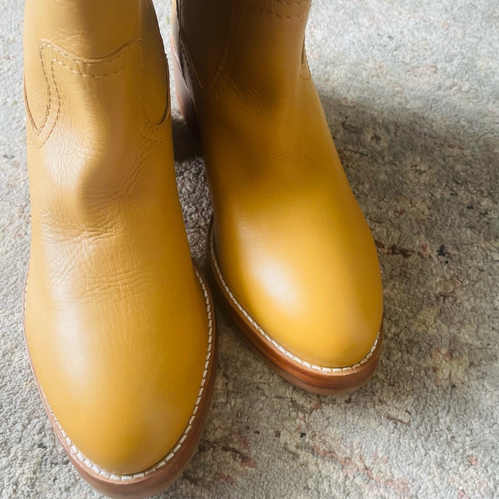 Frye Mustard Camryn Pull-On Boots NWT - Picture 6 of 8
